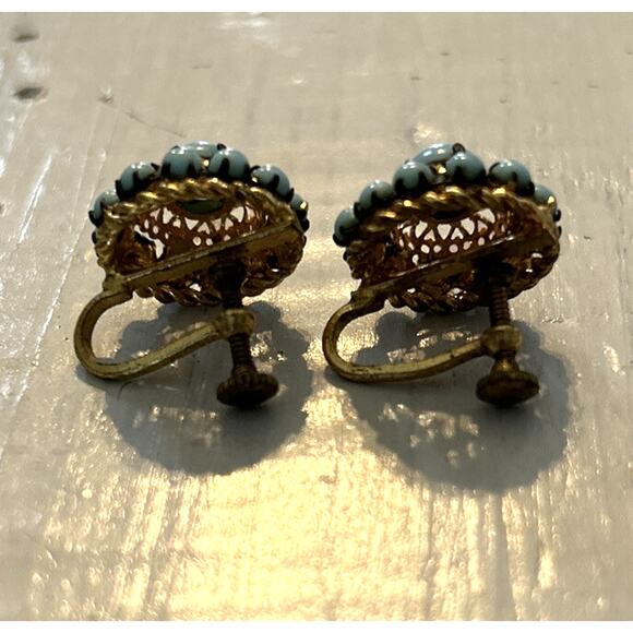 Vintage 1920s Czech Czecho Gold Tone Filigree Blue Beaded Screw Back Earrings - Picture 4 of 5